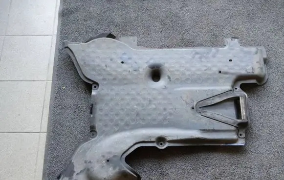 Mercedes-Benz GLK (X204) Engine splash shield/under tray A2045202523