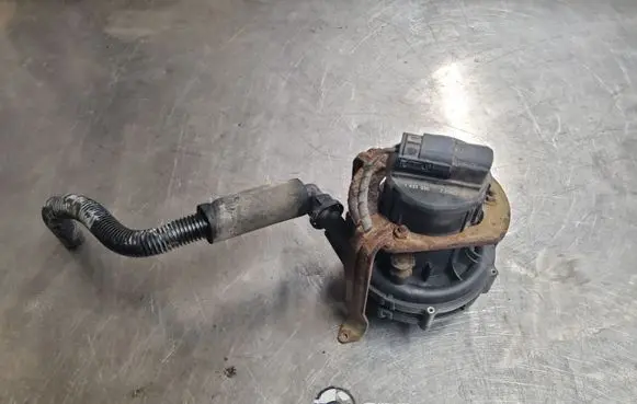 BMW 5 E39 Secondary air pump 72216628 1433959 1433935