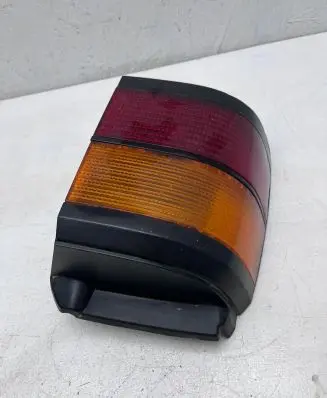Volkswagen PASSAT B3 Rear/tail lights 333945111