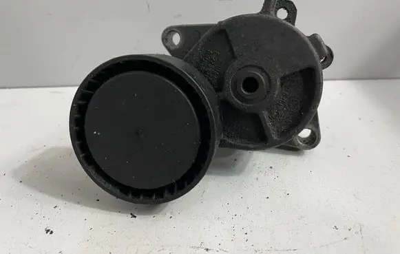 BMW 5 E34 Generator/alternator belt tensioner 1748832