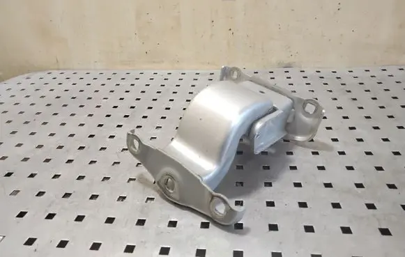 Renault Trafic III (X82) Loading door lower hinge 