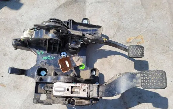Chevrolet Aveo Pedal assembly 95020252