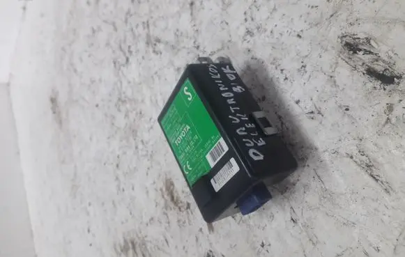 Toyota Auris 150 Door control unit/module 8974002010