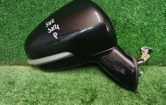 Suzuki SX4 S-Cross Front door electric wing mirror