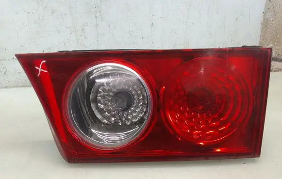 Tailgate rear/tail lights