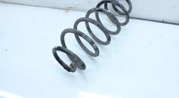 Toyota Auris 150 Rear coil spring