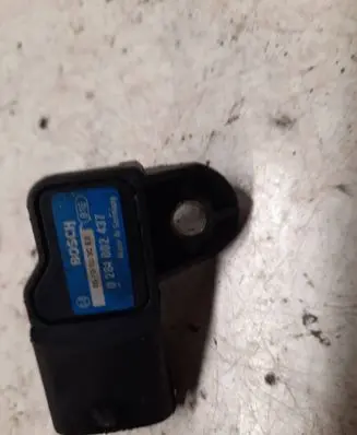 Opel Zafira B Air pressure sensor 0284002437