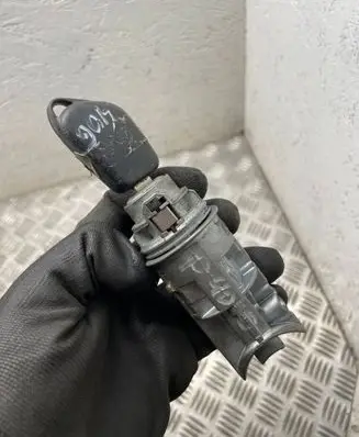 Peugeot 406 Ignition lock n0500109