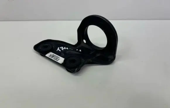 Hyundai Tucson TL Radiator mount bracket 28259-2A441