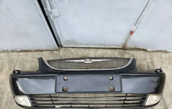 Chrysler Voyager Front bumper