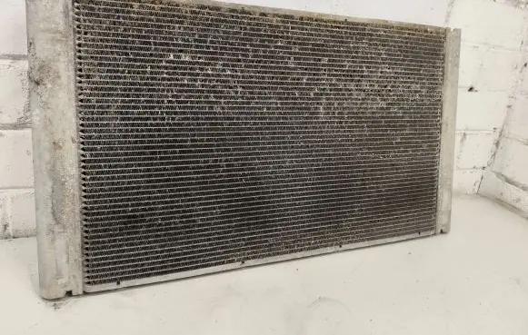 BMW 5 E60 E61 Coolant radiator 7795878 E9990003