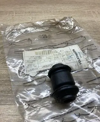 Audi TT Mk1 Sway bar bush bracket, front 357407182