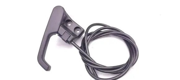Engine bonnet (hood) release handle