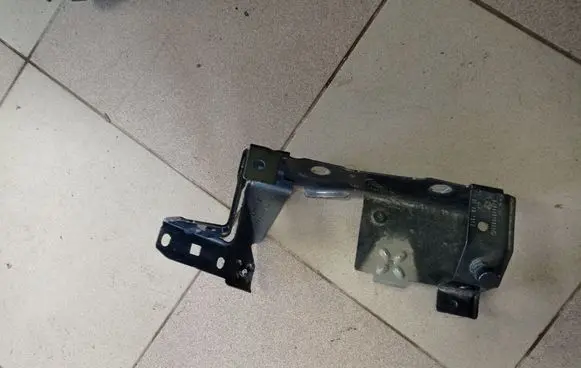Mercedes-Benz EQS X296 Front splash guards bracket A2968810500 A2968811700 A2968810900