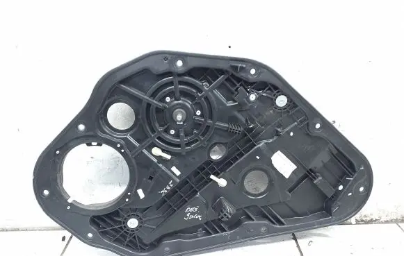 Rear door manual window regulator