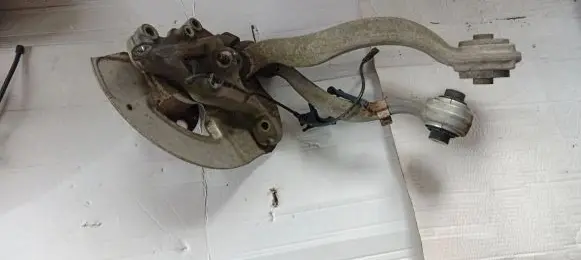 Mercedes-Benz E AMG W212 Front wheel hub spindle knuckle