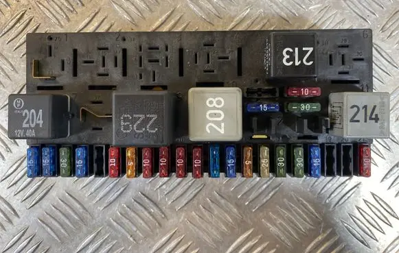 Audi 80 90 S2 B4 Fuse module 443941822B 2284