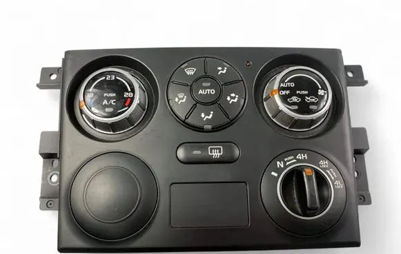 Suzuki Grand Vitara II Interior fan control switch 3951065J91