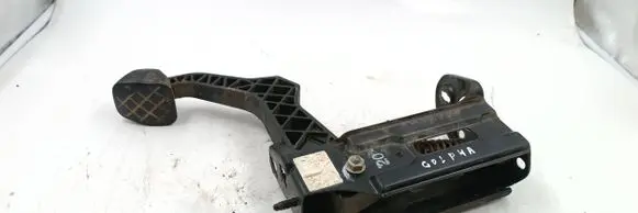Volkswagen Golf IV Clutch pedal r1j1721373c