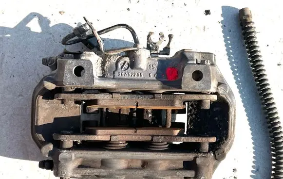 Porsche Cayenne (92A) Rear brake caliper 7P5615403AK 7P0615423 20A52205