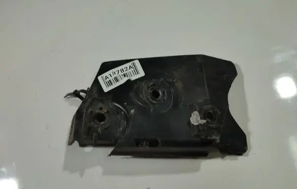 Front bumper mounting bracket