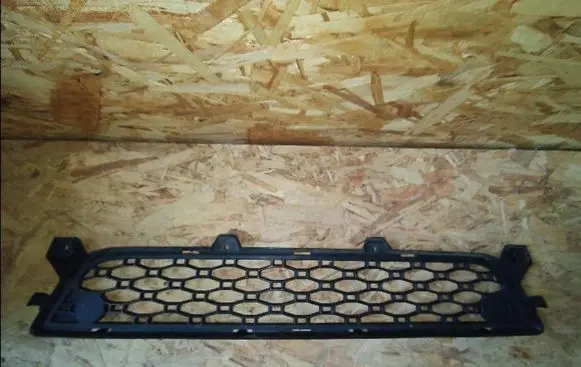 Volvo XC60 Front bumper lower grill 30763423