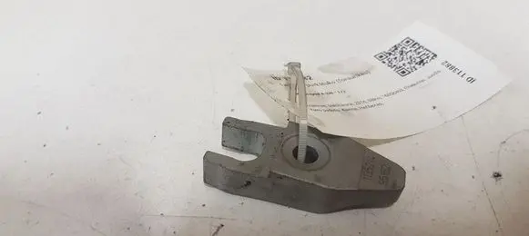 Opel Insignia A Fuel Injector clamp holder 85152