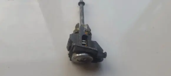 Toyota Corolla Verso AR10 Front door lock (next to the handle) E44G5 1763