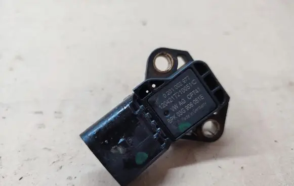 Audi A3 S3 A3 Sportback 8P Air pressure sensor 03G906051E