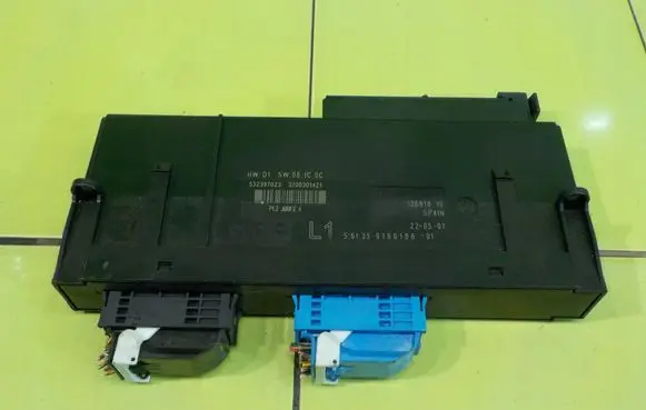 BMW 3 E92 E93 Central body control module 9160186
