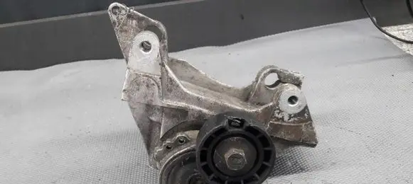 Peugeot 307 Generator/alternator bracket 9636301380