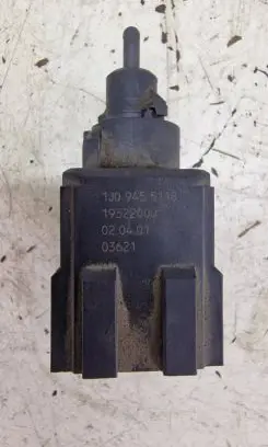 Volkswagen Golf IV Brake pedal sensor switch 1J0945511B
