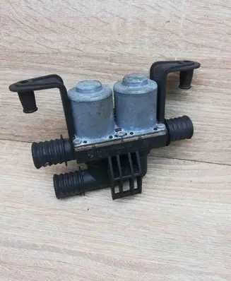 BMW X5 E53 Coolant heater control valve 6910544 1147412166