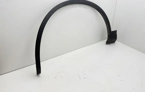 Volkswagen Touareg II Fender trim (molding) 7P6854731B