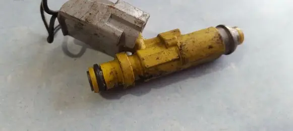 Toyota Corolla E110 Fuel injector 2325011130 23250-11130