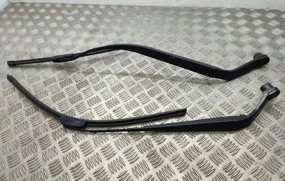 Mitsubishi Outlander Front wiper blade arm