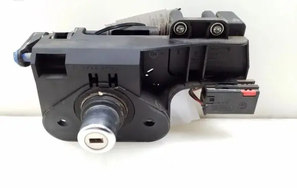 Loading door lock
