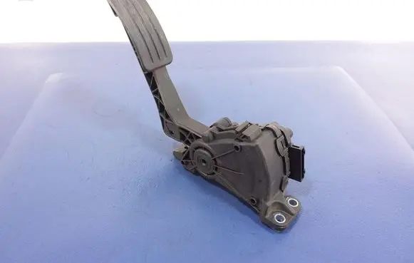 Dacia Sandero Accelerator throttle pedal 8200386506D