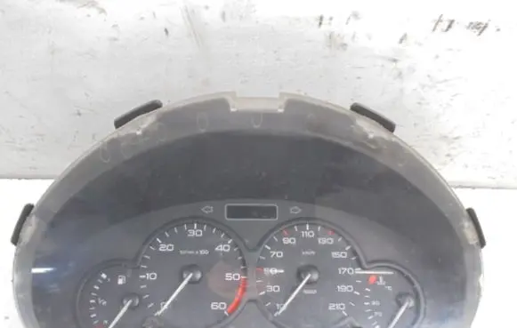 Peugeot Partner Speedometer (instrument cluster) 9656696080