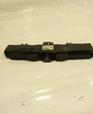 Opel Astra H Hazard light switch 03758075 13100105