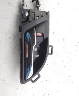Honda CR-V Front door interior handle