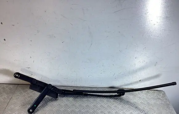 Front wiper blade arm