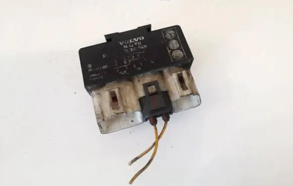 Glow plug pre-heat relay