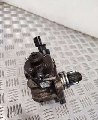 Audi A8 S8 D4 4H Fuel injection high pressure pump 059906609B