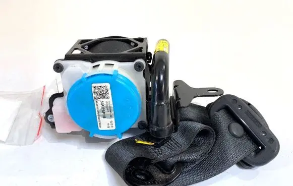 Toyota Yaris Cross Rear seatbelt
