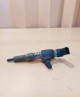 Volvo V60 Fuel injector 9674973080 50274V05 65695