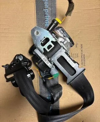 Volvo S60 Front seatbelt 39818844