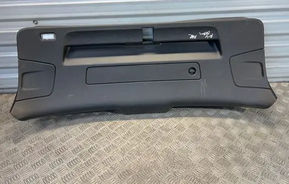 Tailgate trim