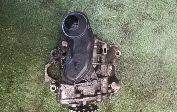 Mini One - Cooper F56 F55 Oil pump 8513665