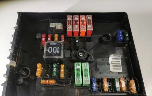 Audi A3 S3 8P Fuse module 1K0937125A